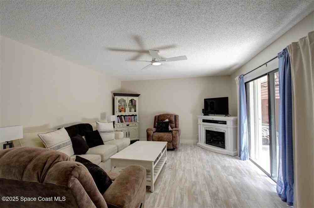 1717 Patty Cir Ne - Photo 6 of 35