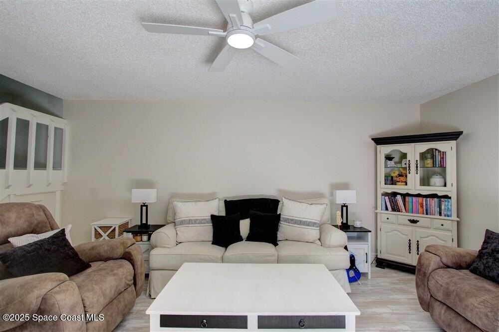 1717 Patty Cir Ne - Photo 7 of 35