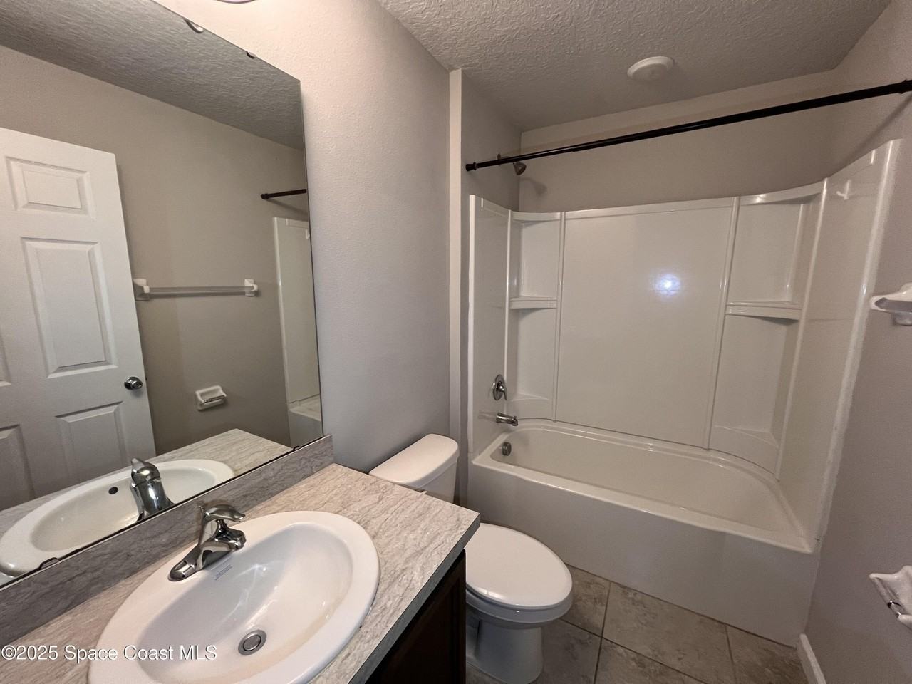 537 Cooper Ct - Photo 7 of 24