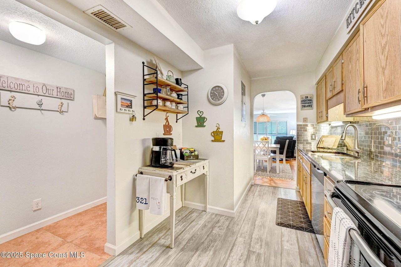 520 Palm Springs Boulevard #112 - Photo 4 of 30