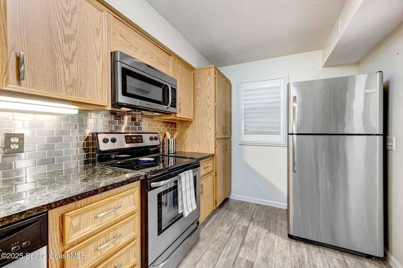 520 Palm Springs Boulevard #112 - Photo 7 of 30