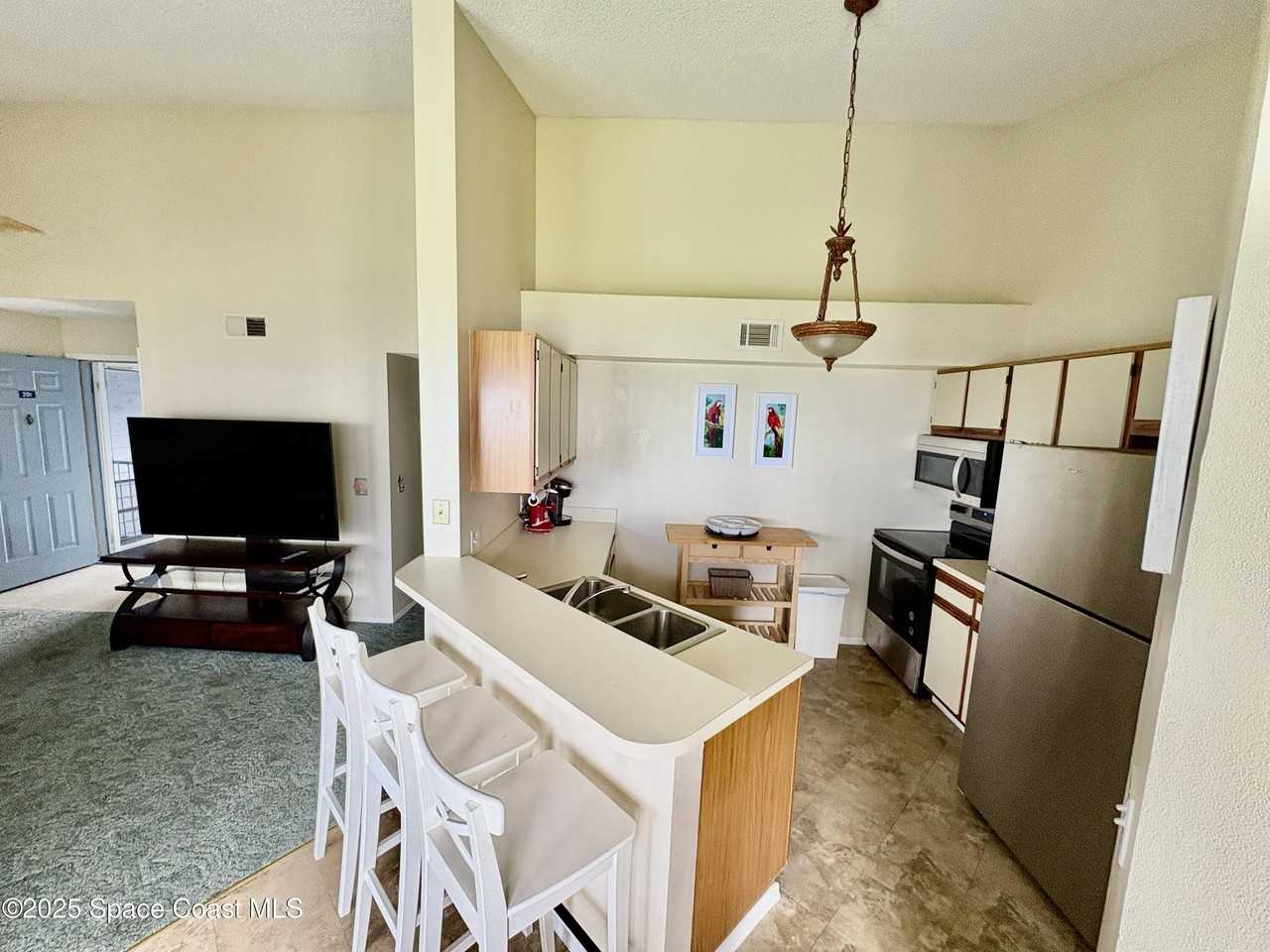 7240 N Highway 1 Apt 201 #201 - Photo 4 of 18