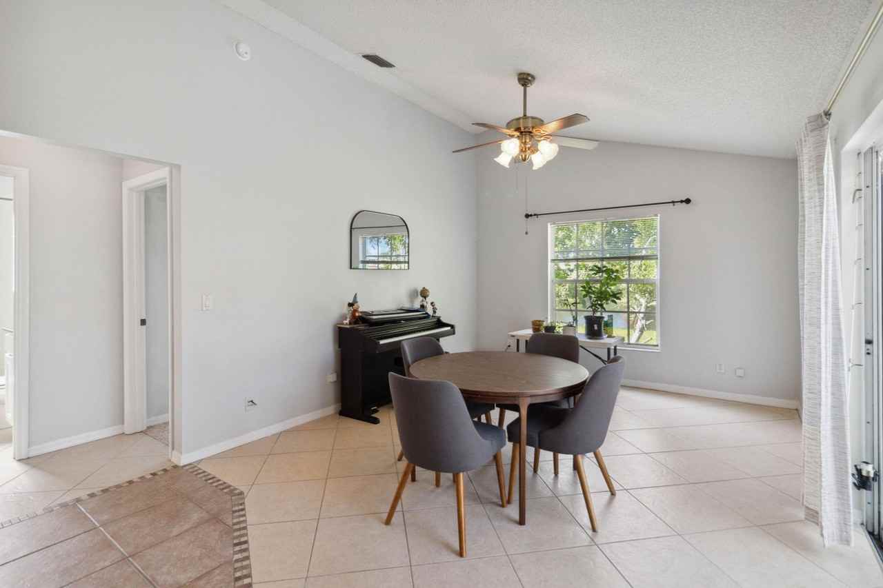 1007 Jacaranda Cir - Photo 6 of 27