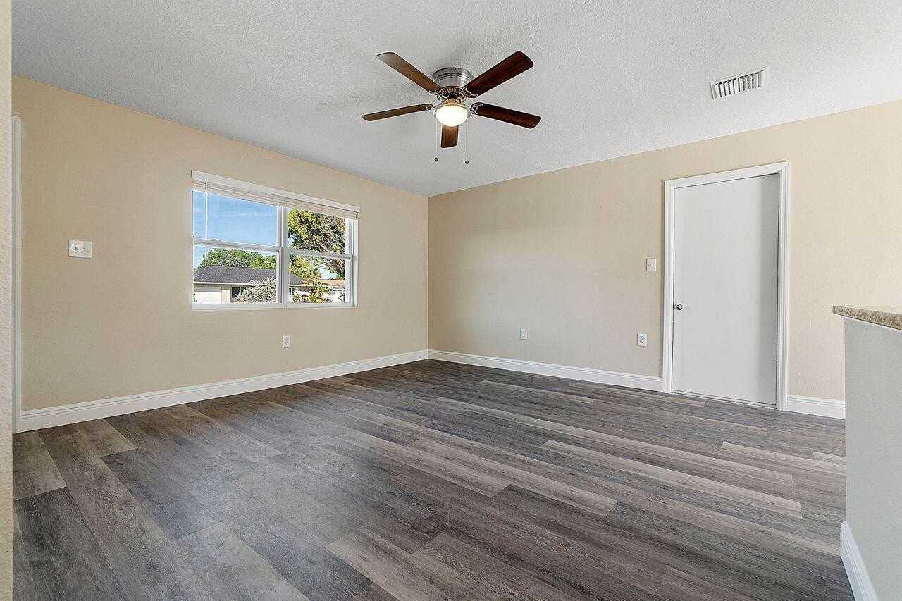 140 South Marjorie Court - Photo 4 of 17