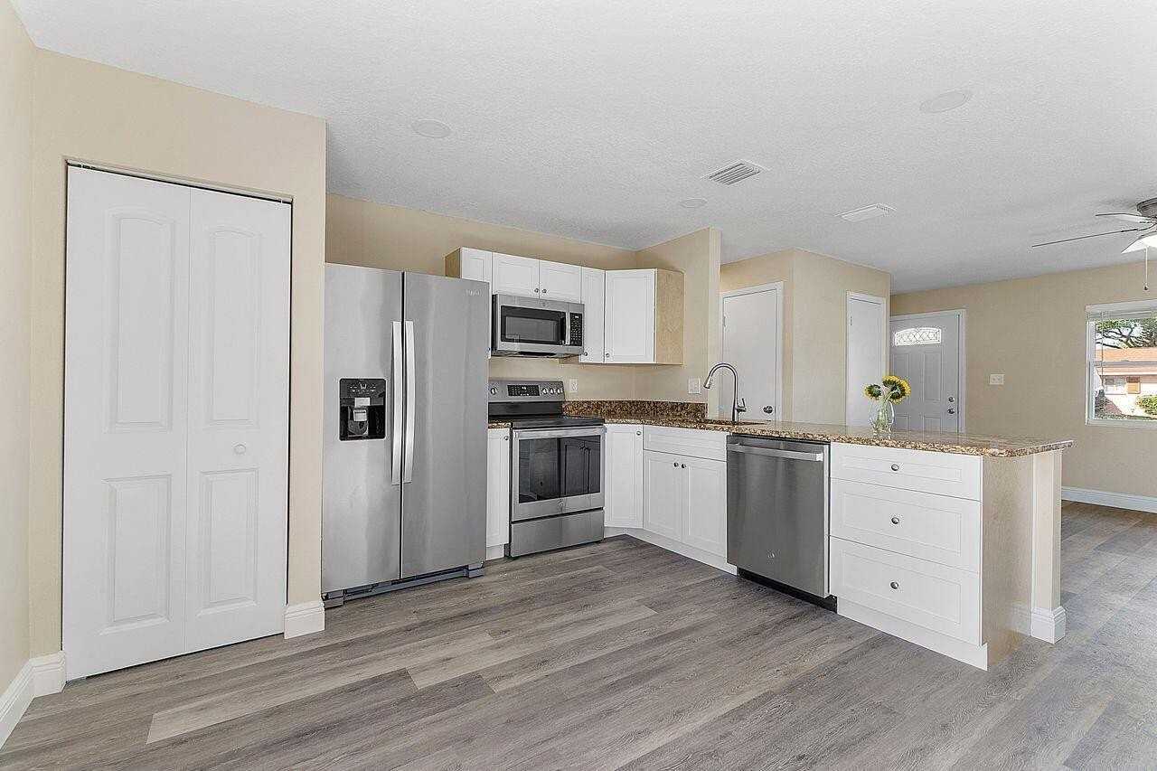 140 South Marjorie Court - Photo 5 of 17