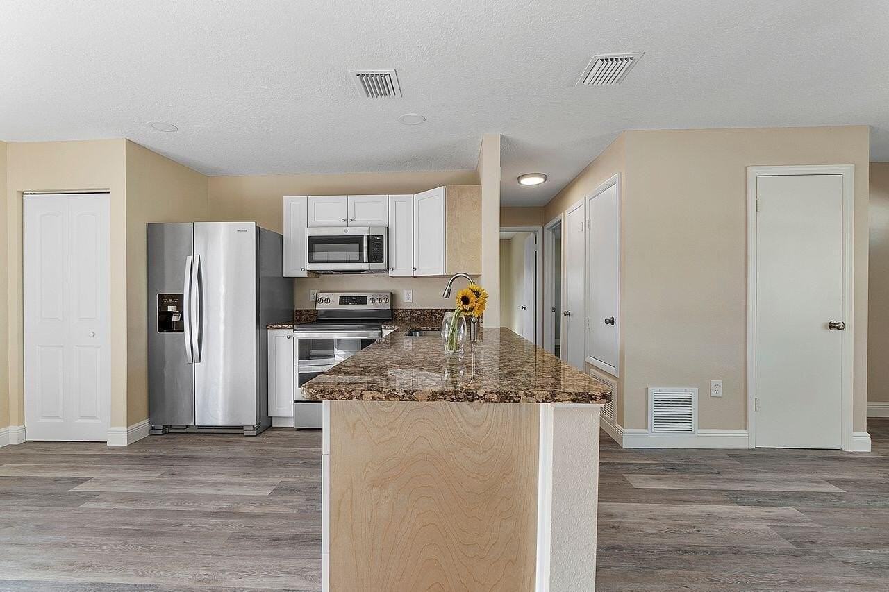 140 South Marjorie Court - Photo 7 of 17