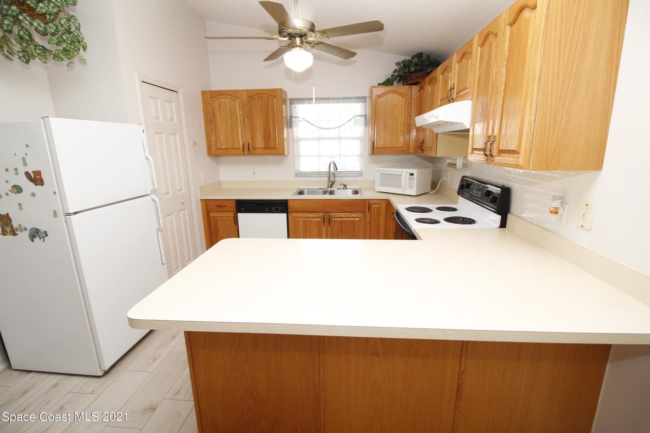 1905 Myrtle Ct Ne - Photo 3 of 13