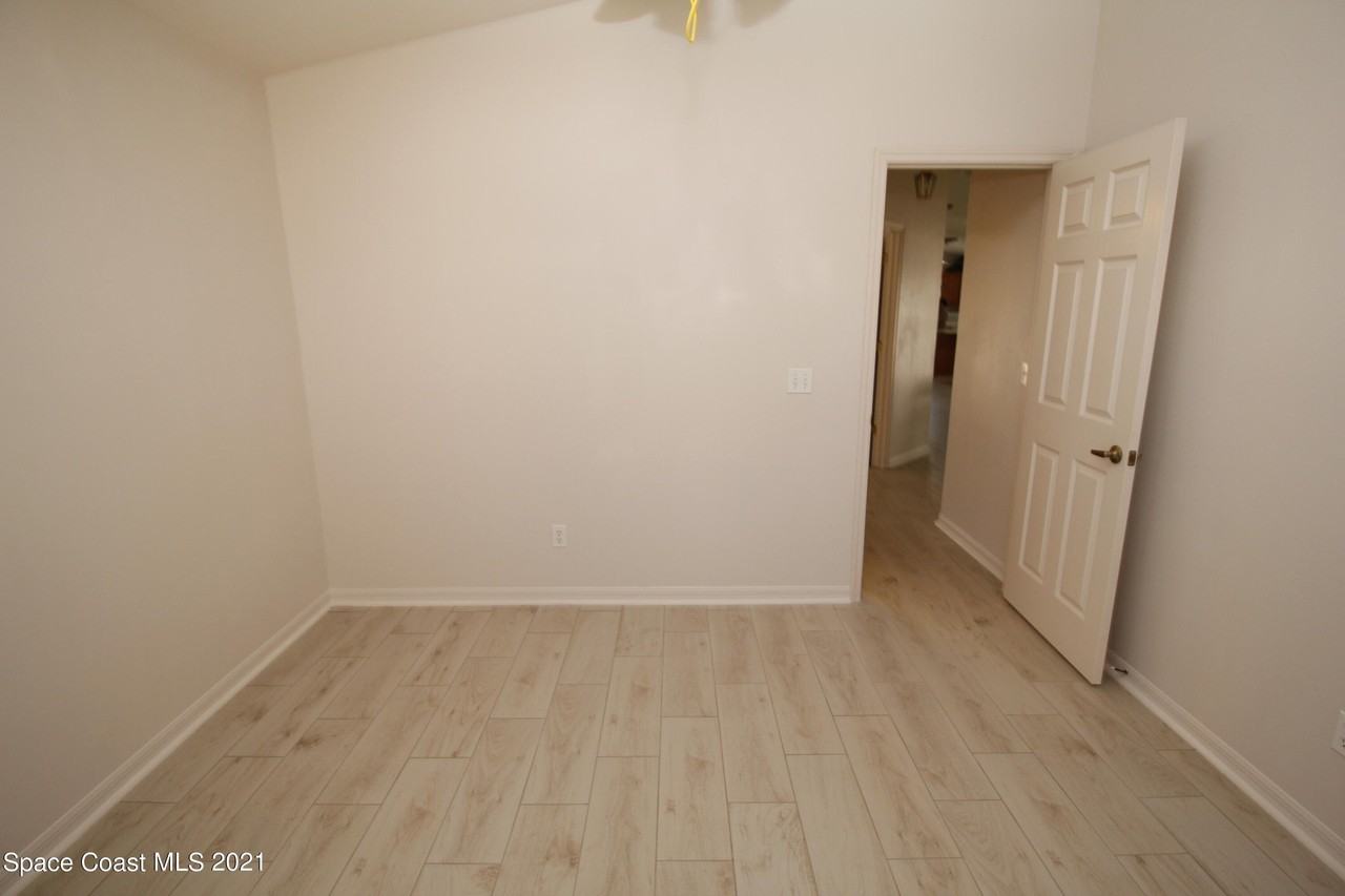 1905 Myrtle Ct Ne - Photo 6 of 13