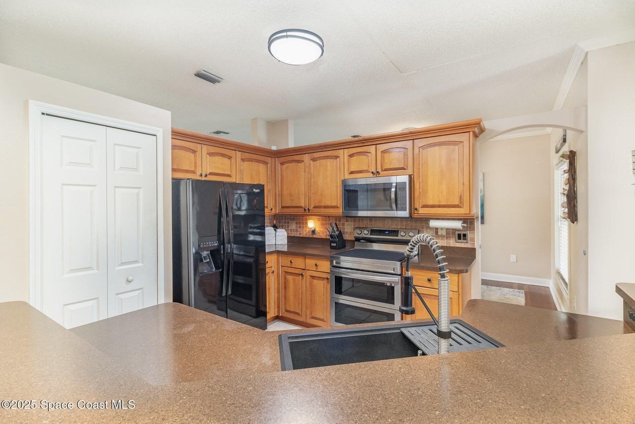 1510 Gardenton St Nw - Photo 3 of 30