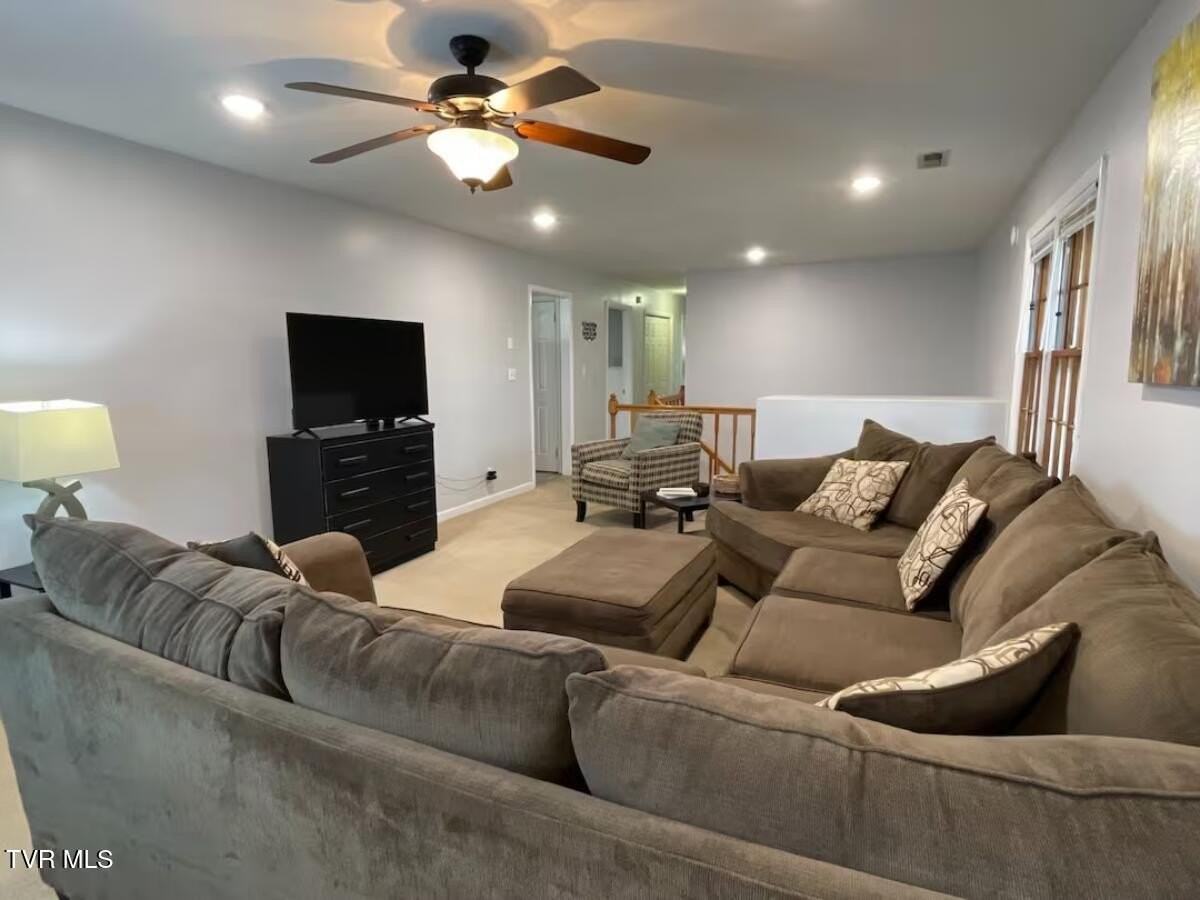 531 Bancroft Chapel Rd - Photo 4 of 25