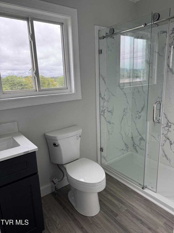 111 Roseview Drive - Photo 6 of 9