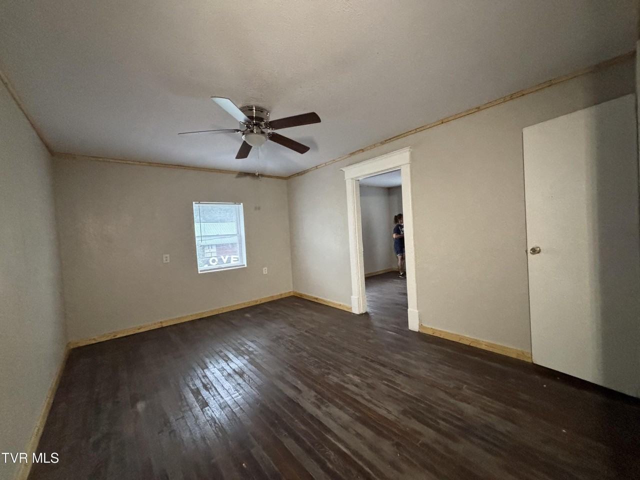 106 High Avenue Northeast - Photo 3 of 20