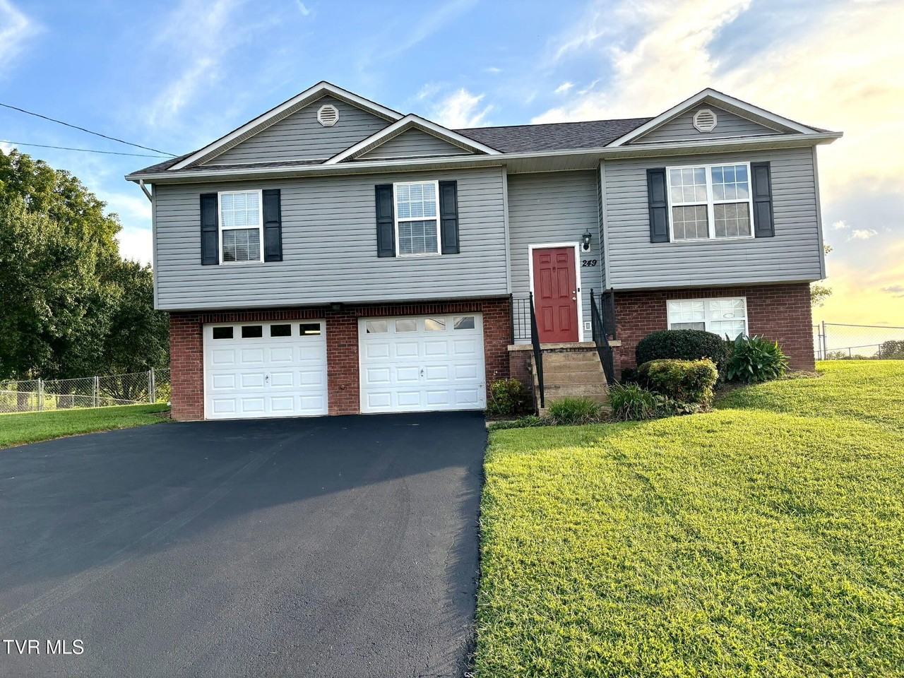 249 Harmony Acres Dr W - Photo 2 of 9