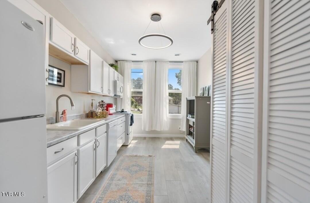 313 South Cutler Street - Photo 2 of 20