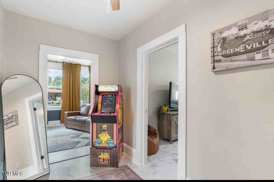 313 South Cutler Street - Photo 3 of 20