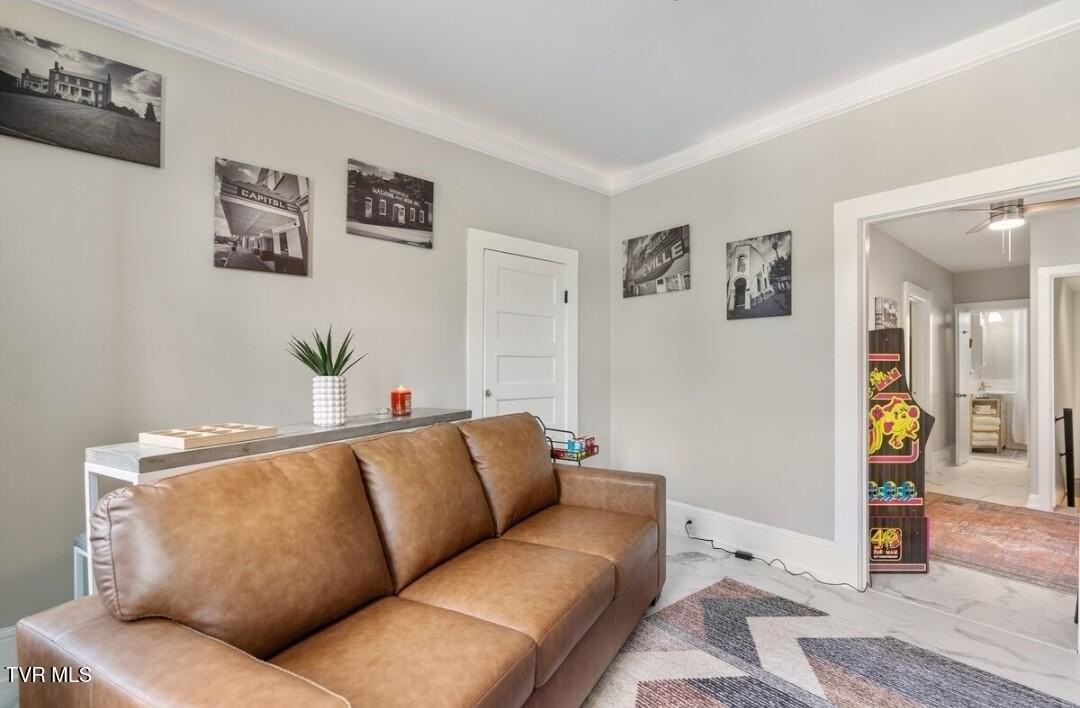 313 South Cutler Street - Photo 5 of 20