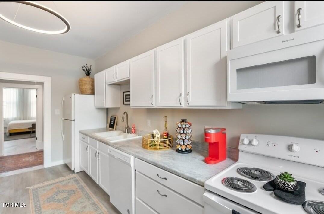 313 South Cutler Street - Photo 7 of 20