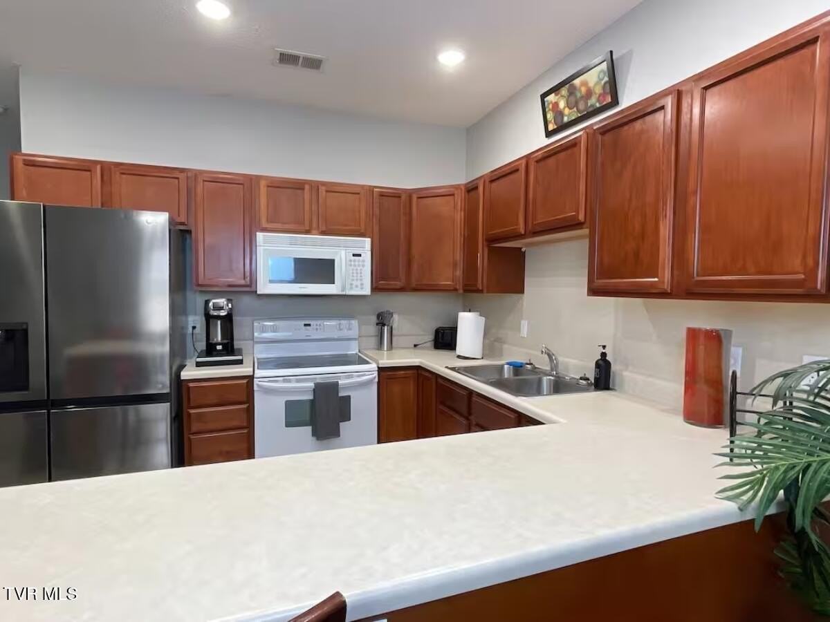 169 E Grand Ave #300 - Photo 4 of 27