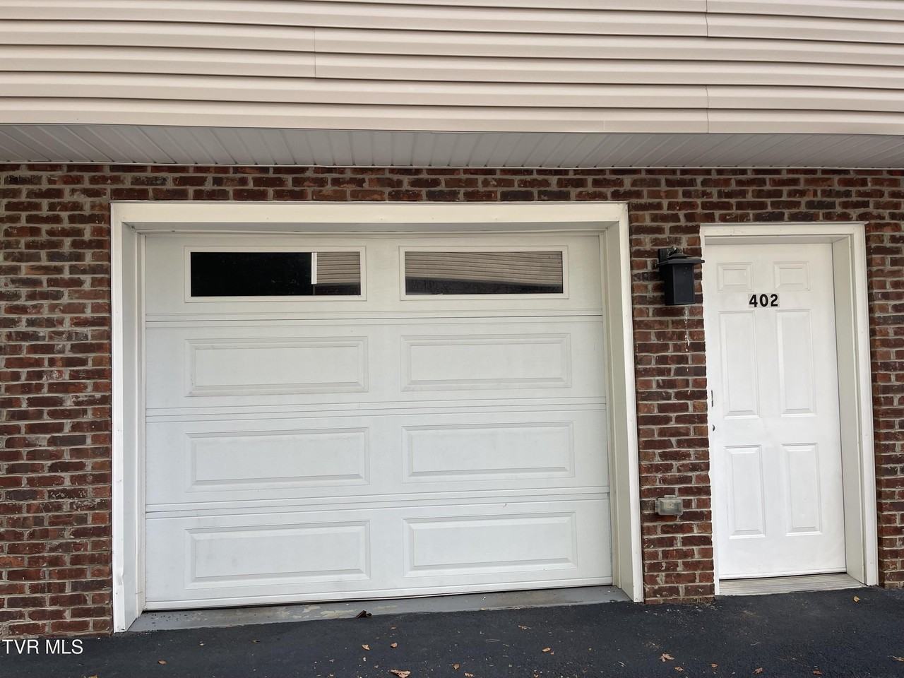 169 E Grand Ave #402 - Photo 3 of 21