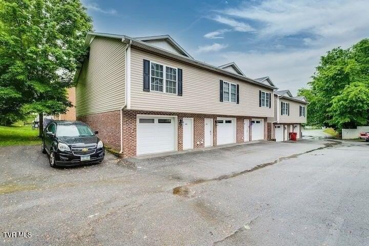 169 E Grand Ave #402 - Photo 4 of 21