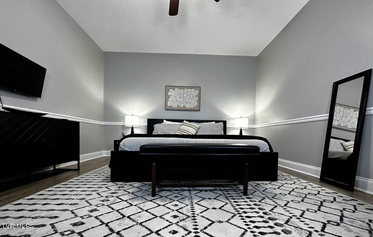169 E Grand Ave #402 - Photo 7 of 21