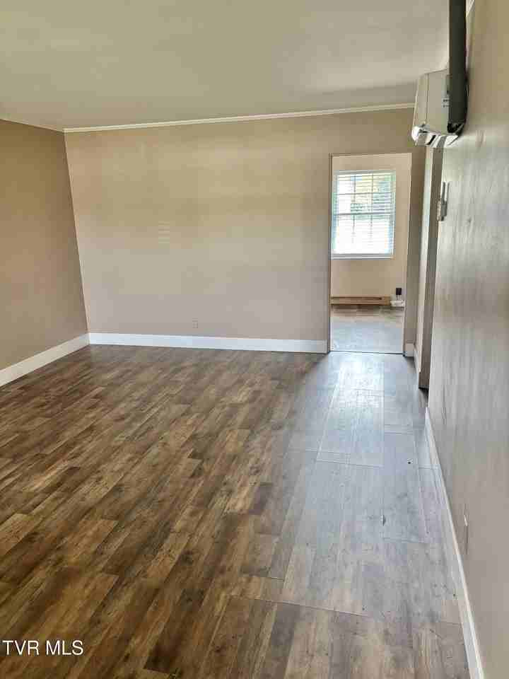 1504 E Holston Ave - Photo 2 of 8