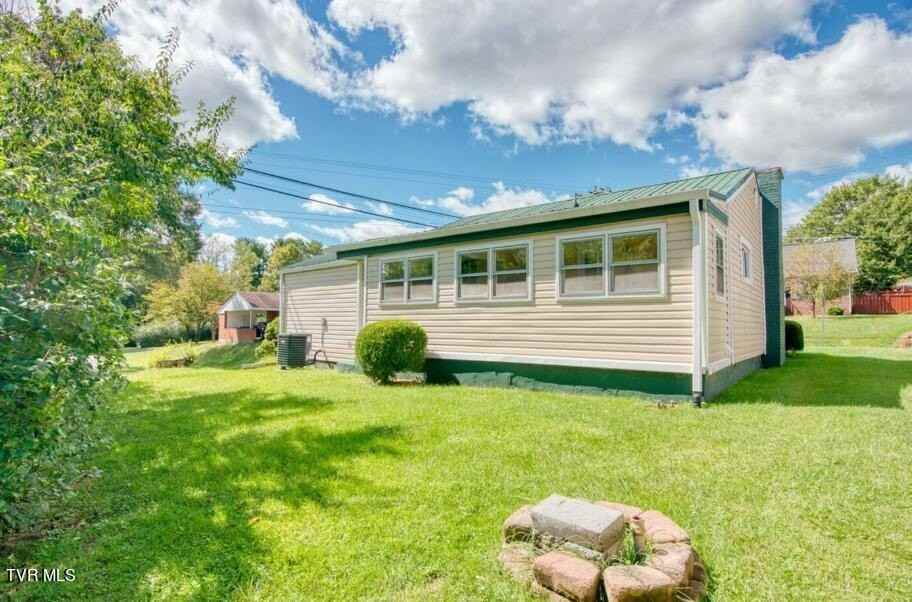 1321 7th Avenue - Photo 2 of 23