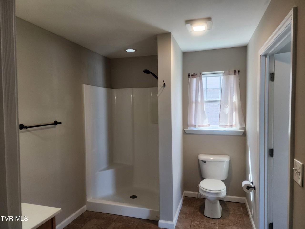 2233 Sherwood Rd - Photo 5 of 5