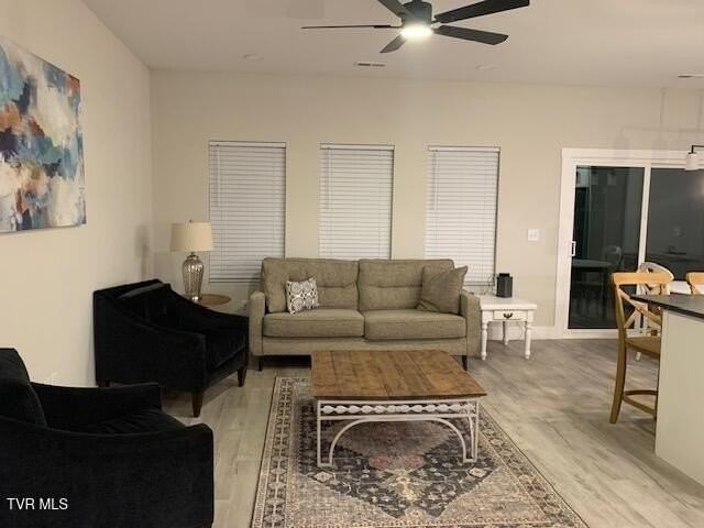 705 N Main Ave - Photo 2 of 10