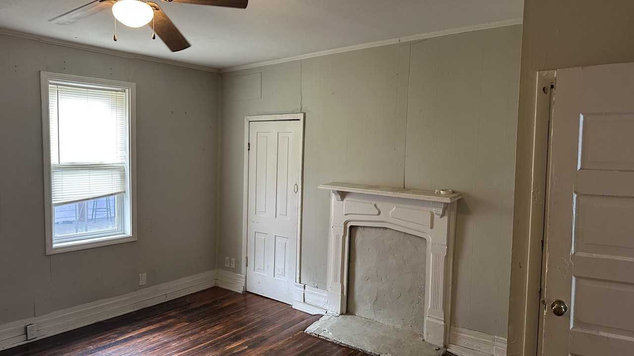 515 E Main St - Photo 4 of 7