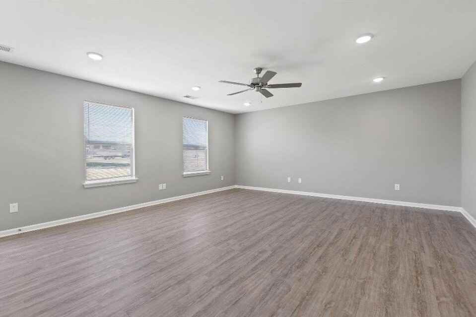 8041 Driftwood Loop - Photo 5 of 20