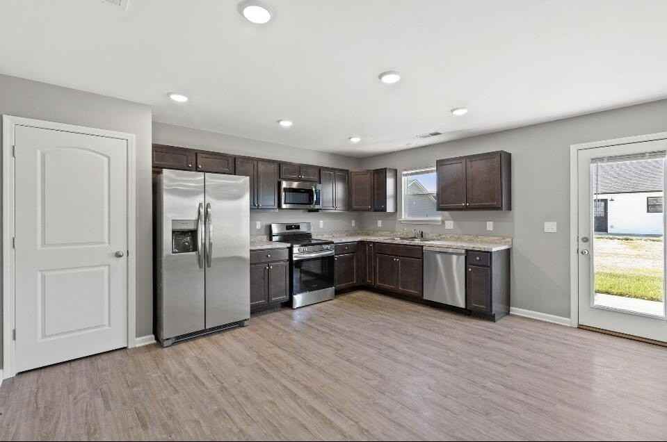 8041 Driftwood Loop - Photo 6 of 20