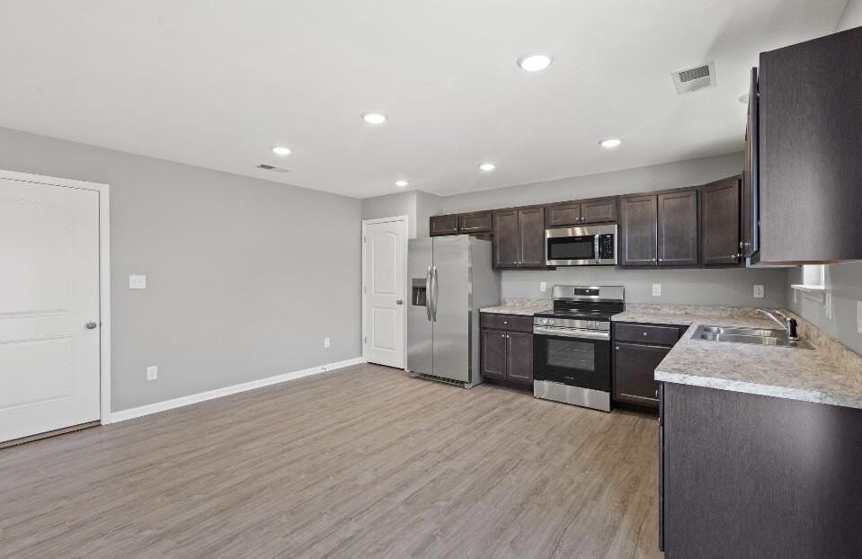 8041 Driftwood Loop - Photo 7 of 20
