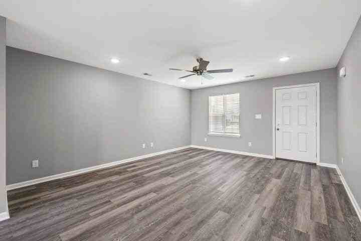 183 Landry Ln - Photo 2 of 13