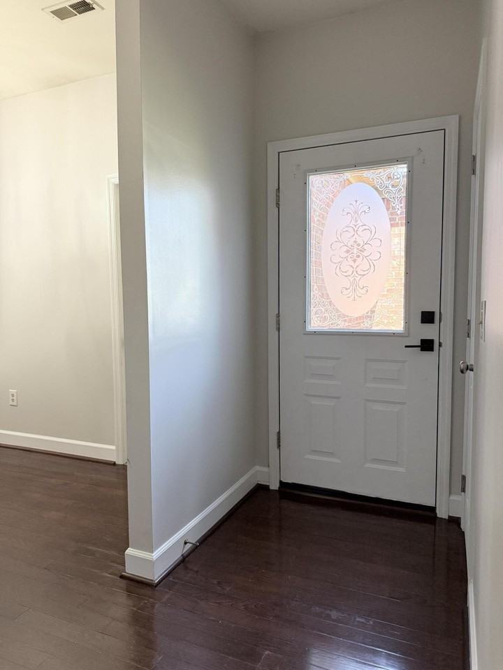 1535 Hogan Dr - Photo 3 of 33