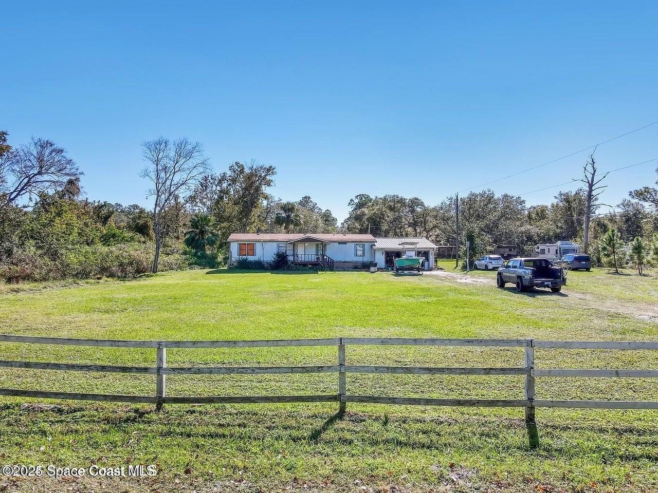 4305 April Ln - Photo 4 of 6