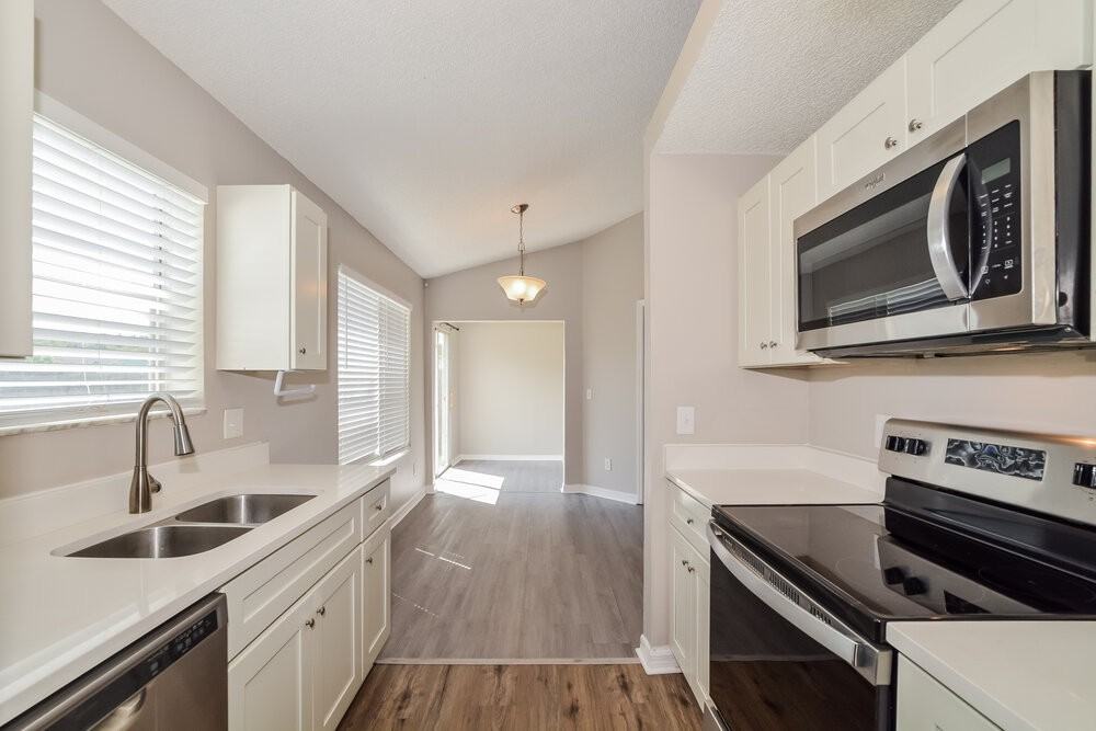 10412 Glassborough Dr - Photo 7 of 16