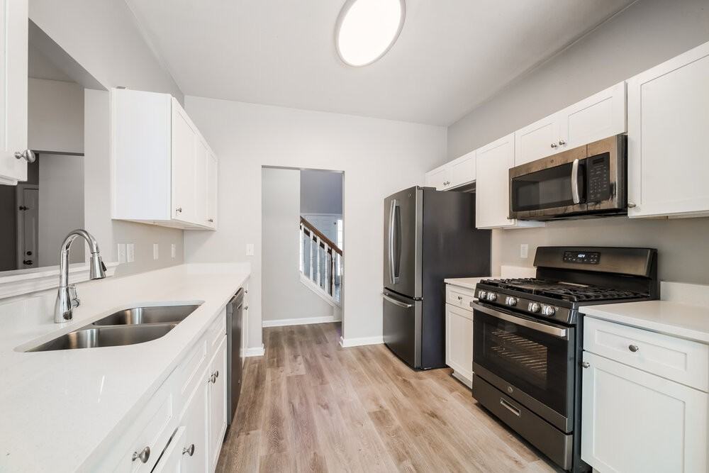 8074 Colton Creek Way - Photo 7 of 17