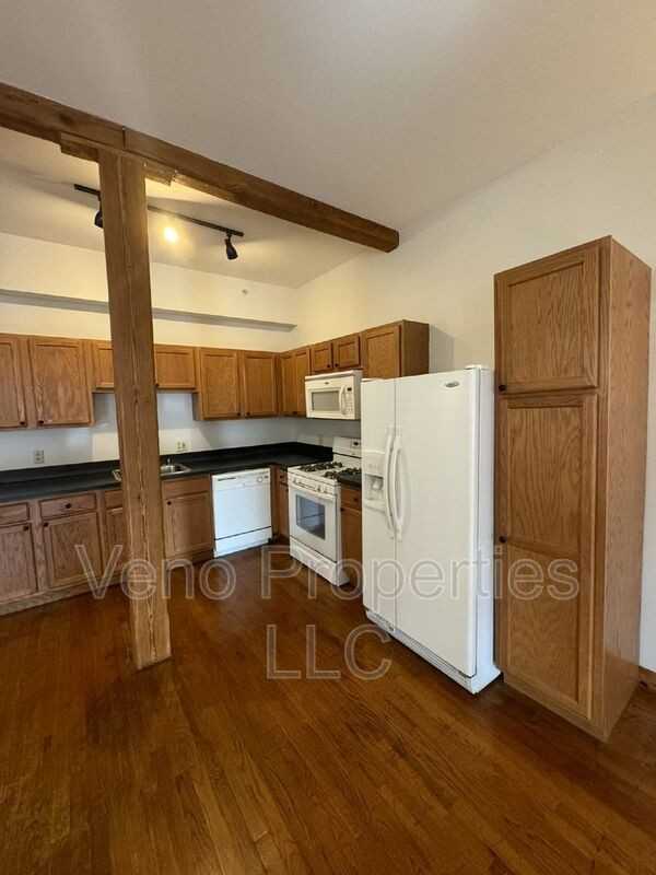 1 S Park St #1A - Photo 3 of 12