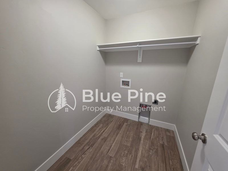 4589 Blackstone Dr - Photo 6 of 28