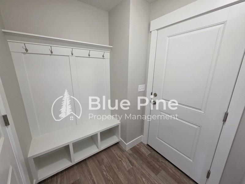 4589 Blackstone Dr - Photo 7 of 28