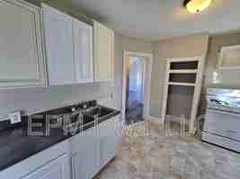 featured image of 437 1/2 Riehl St
