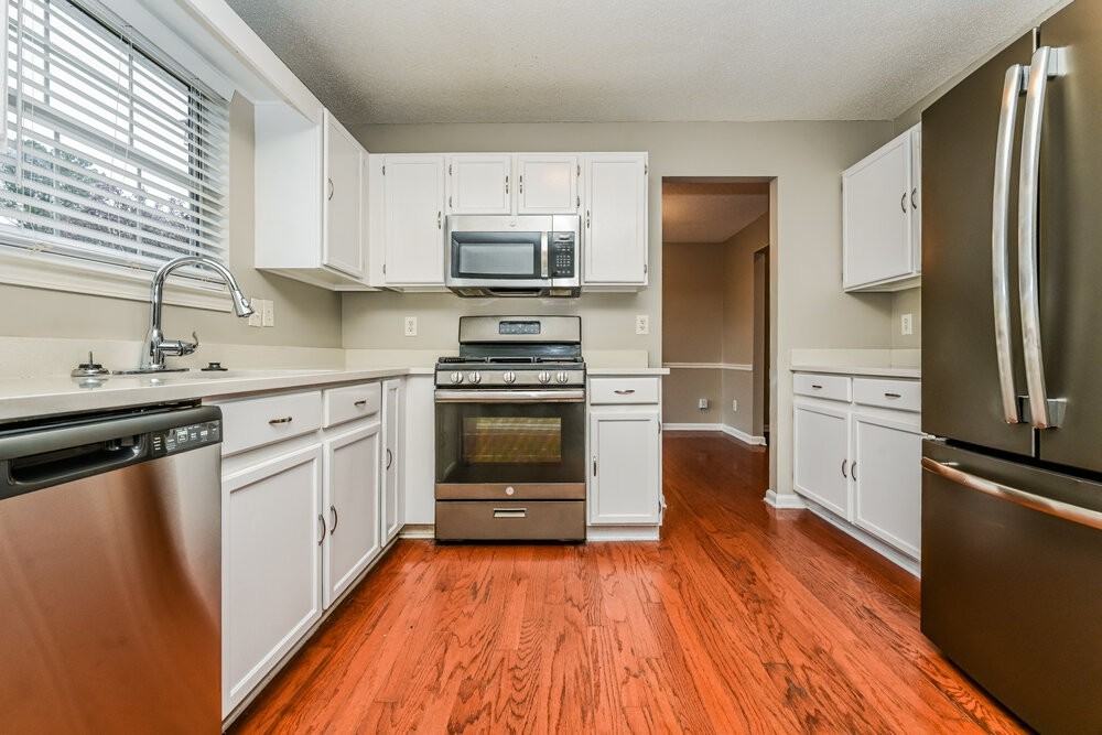 2812 Oakvale Falls Drive - Photo 6 of 17