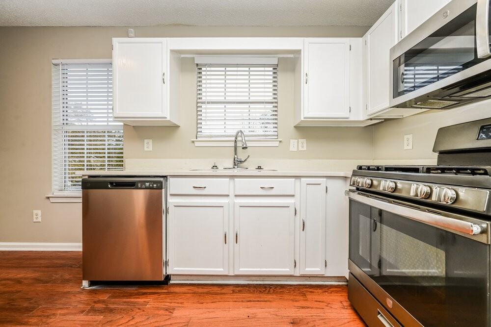 2812 Oakvale Falls Drive - Photo 7 of 17