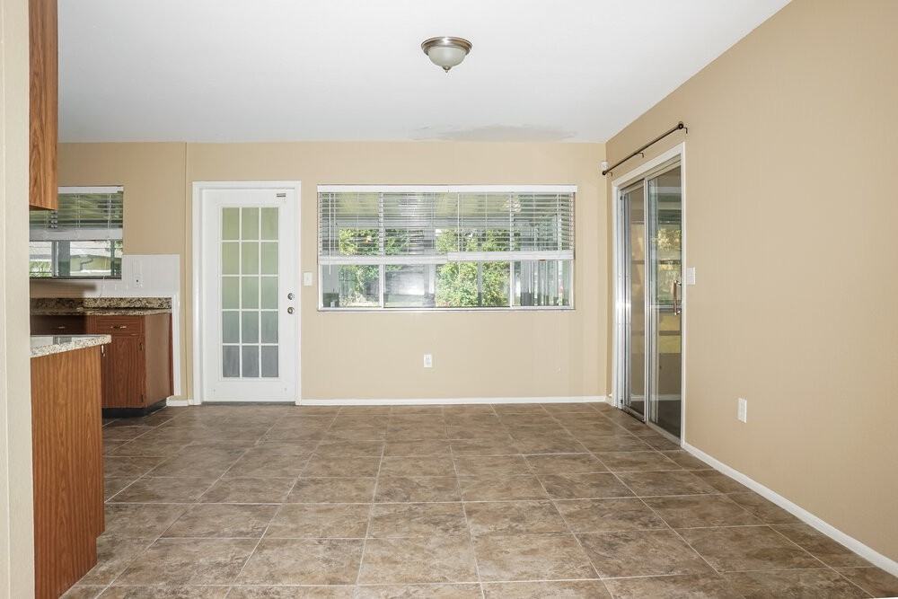 4785 Payne St - Photo 5 of 16