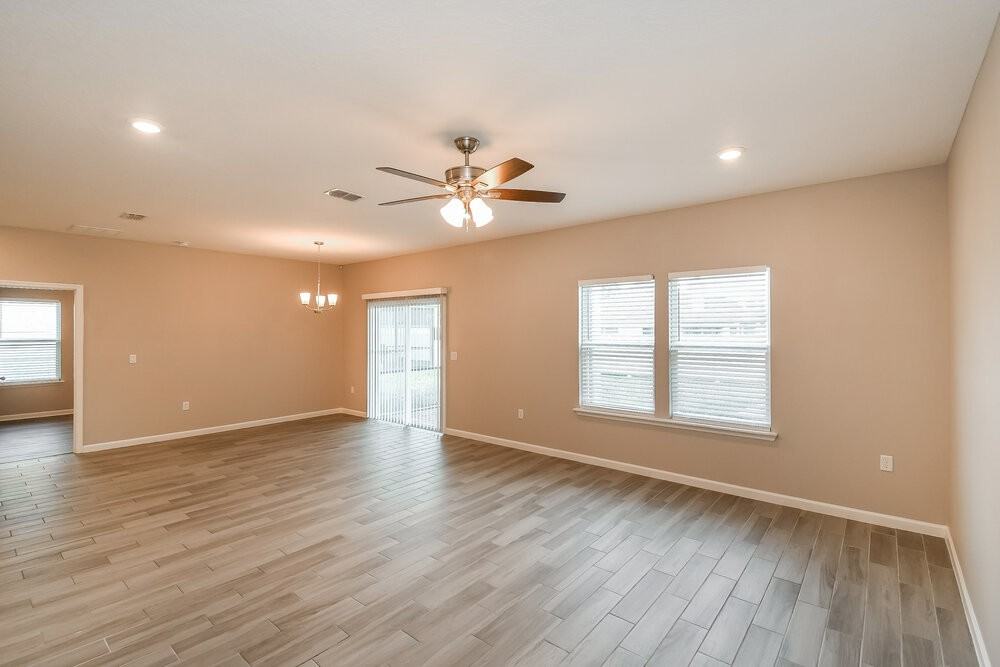 7049 Bowers Creek Dr - Photo 4 of 16