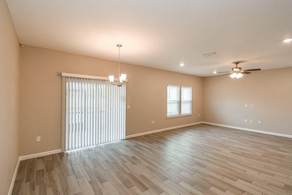 7049 Bowers Creek Dr - Photo 5 of 16