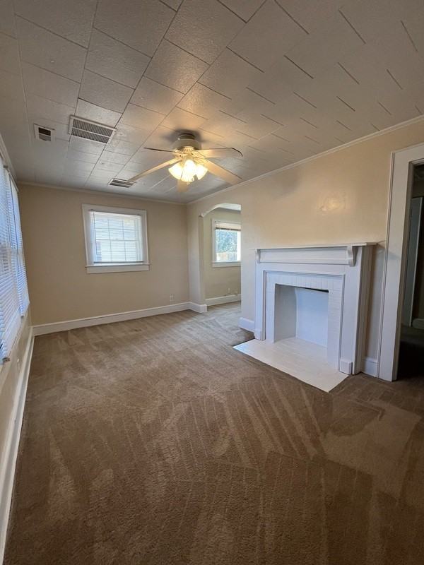 135 Bradford Dr - Photo 2 of 9