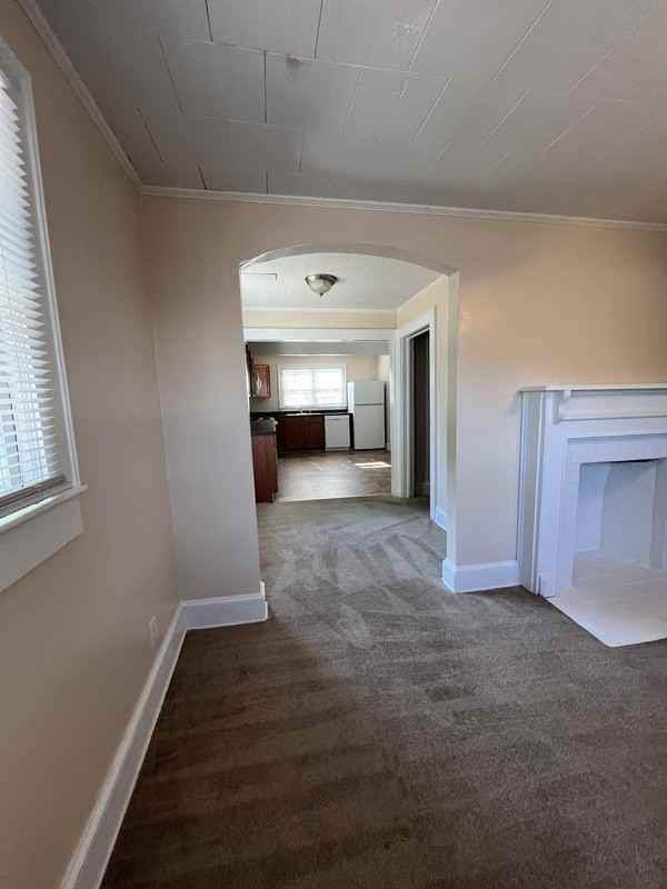 135 Bradford Dr - Photo 4 of 9