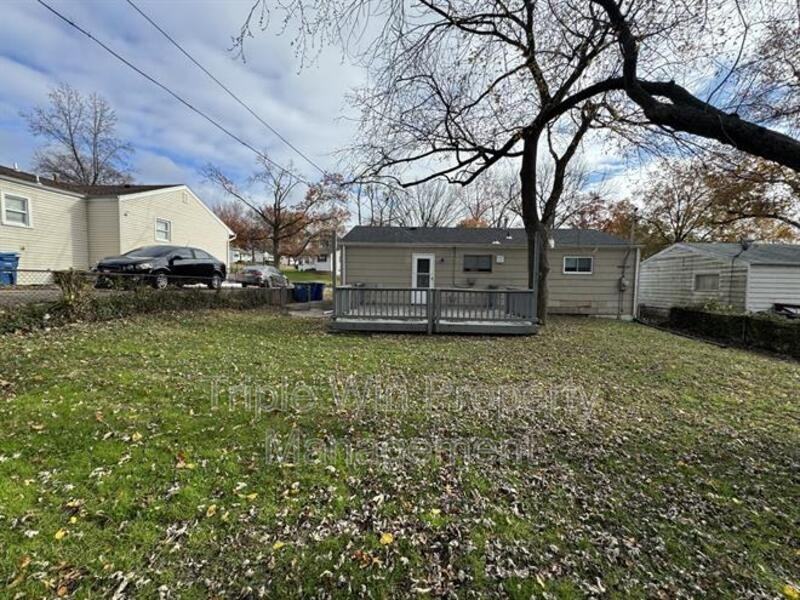 227 Meadowcrest Dr - Photo 7 of 30